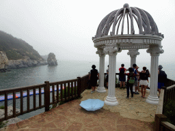 dalian_229 - 272 kb - 1024x768 - Pavilion and rock at the Dalian Jinshitan Coastal National Geopark Pavilion and rock at the Dalian Jinshitan Coastal National Geopark