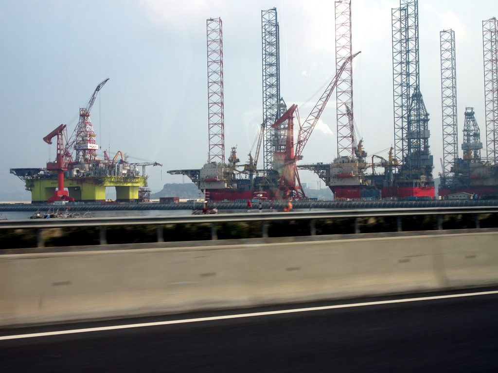 The harbour of Heshang Island, viewed from the taxi at Zhenxing Road