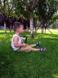 Max with ice cream at the northwest side of the Dongshan Scenic Area