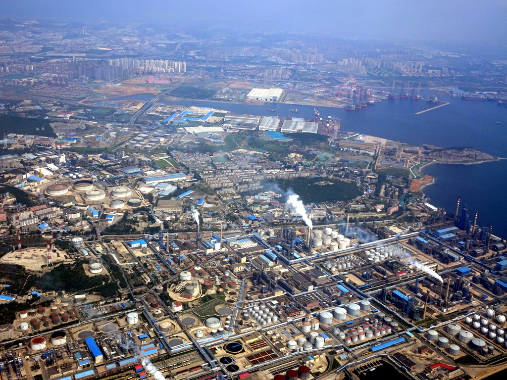 The Shanri Health Park and the Shanzhong, Dayancun and Haimao areas, viewed from the airplane to Beijing