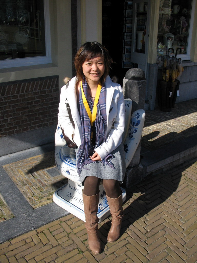 Miaomiao on a Delfts Blauw seat