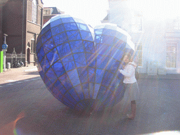 Miaomiao at the piece of art `Het Blauwe Hart` (The Blue Heart) at the Oude Langedijk street