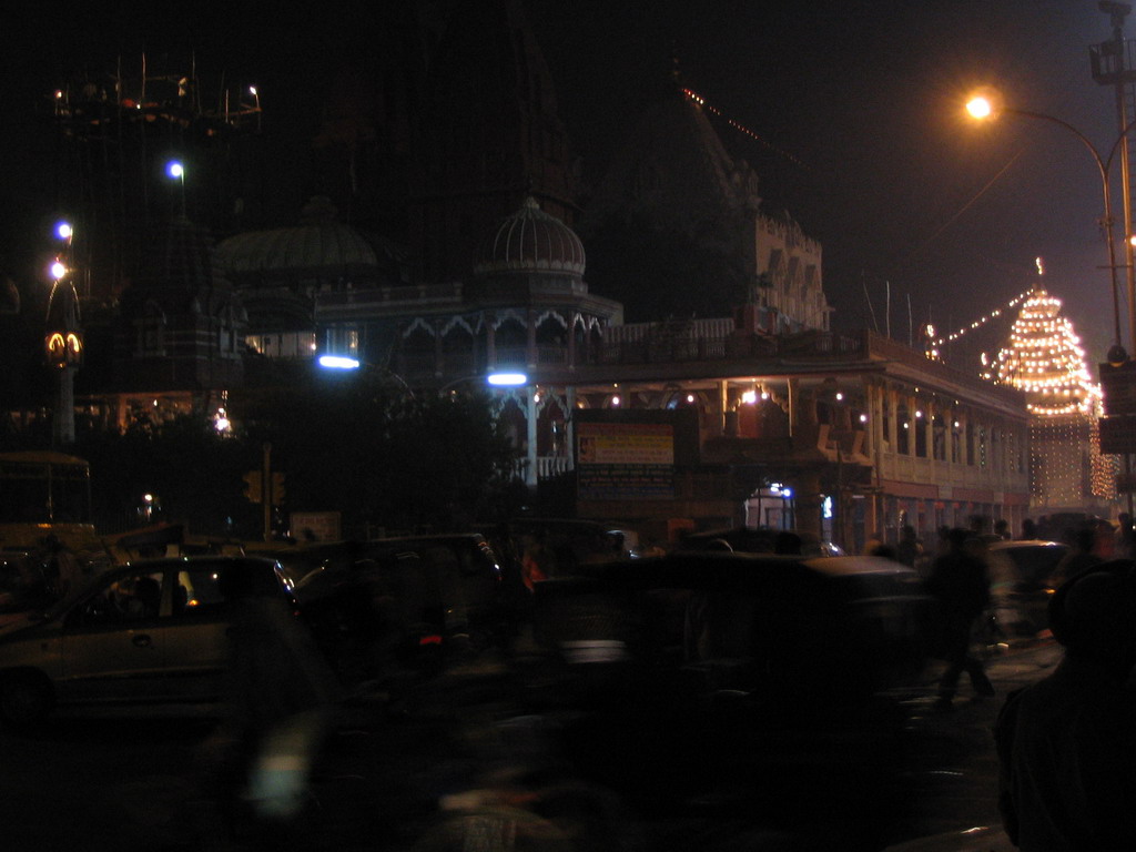 The Shri Gori Shankar Mandir temple at the Netaji Subhash Marg road, by night