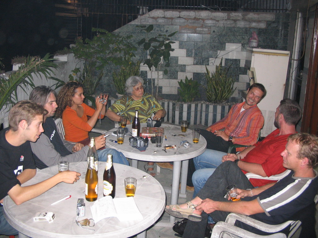 Rick with Kingfisher beers at the roof terrace of the Bright Hotel at Connaught Place