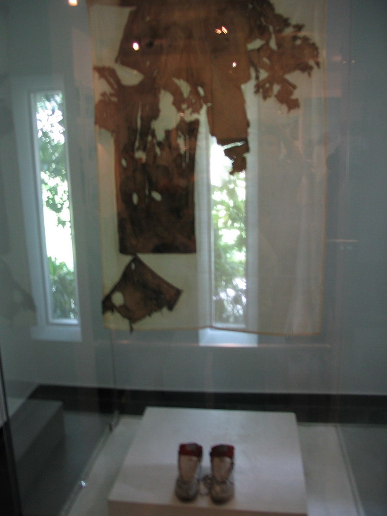 Clothing of the assassinated Rajiv Gandhi at the Indira Gandhi Memorial Museum