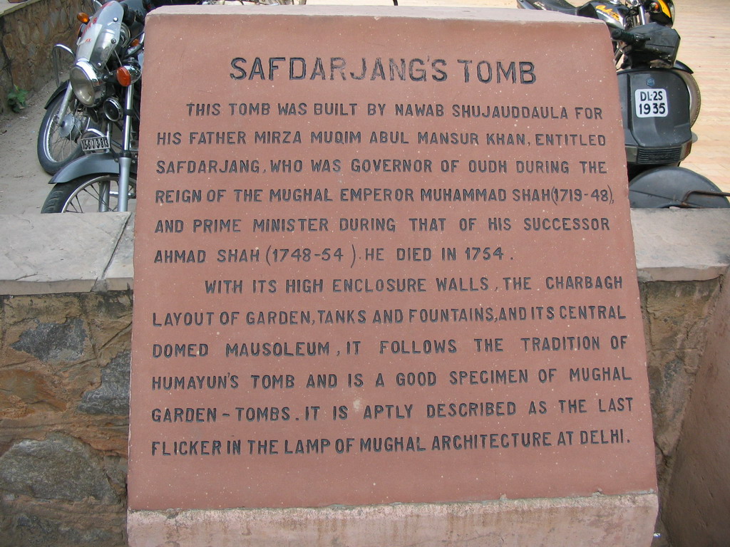 Information on Safdarjung`s Tomb