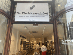 Front of the Pindakaaswinkel at the Hooge Steenweg street