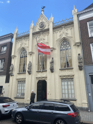 Front of the Museum Het Zwanenbroedershuis at the Hinthamerstraat street