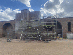 denbosch_11_037 - 326 kb - 1024x768 - City wall at the west side of the Zuiderpark, under renovation City wall at the west side of the Zuiderpark, under renovation