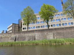 The Singelgracht canal, the Zuidwal wall and the Rijkswaterstaat building, viewed from the tour boat