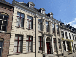 Front of the house `De Drie Morianen` at the Postelstraat street, during the Stegenwandeling walking tour