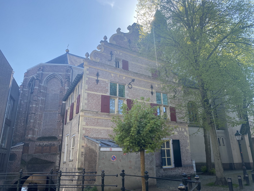 North side of the St. Catharina Church at the Kruisbroedershof street, during the Stegenwandeling walking tour