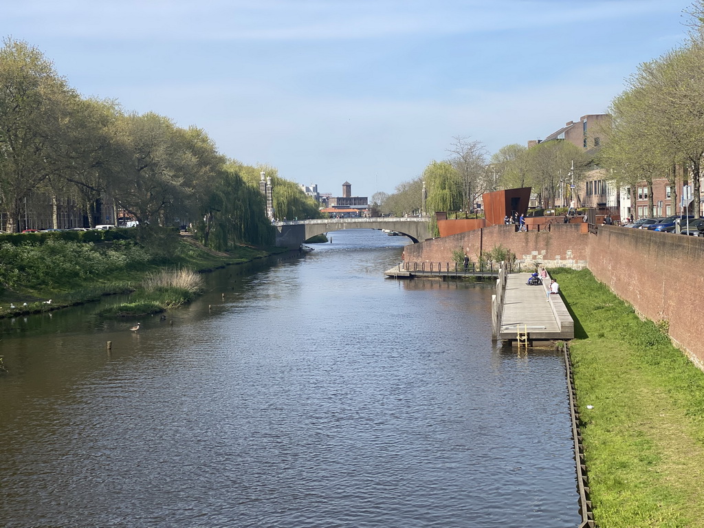 The Dommel river with the Wilhelminabrug bridge and the Bolwerk Den Bosch Brasserie Restaurant, viewed from the Sint Janssingel street, during the Stegenwandeling walking tour