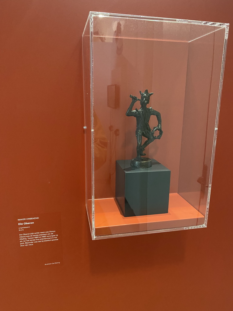 Dio Oberon statuette of the Efteling theme park, at the Efteling exhibition at the Noordbrabants Museum, with explanation