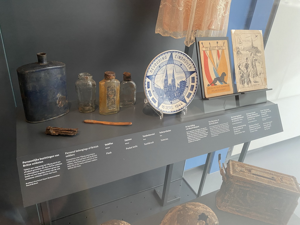 Personal belongings of British soldiers and other items from World War II at the `Het Verhaal van Brabant` exhibition at the Wim van der Leegtezaal room at the Noordbrabants Museum, with explanation