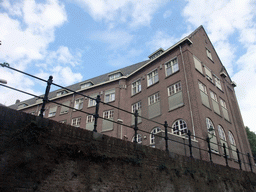 Building alongside the Binnendieze river, viewed from the tour boat