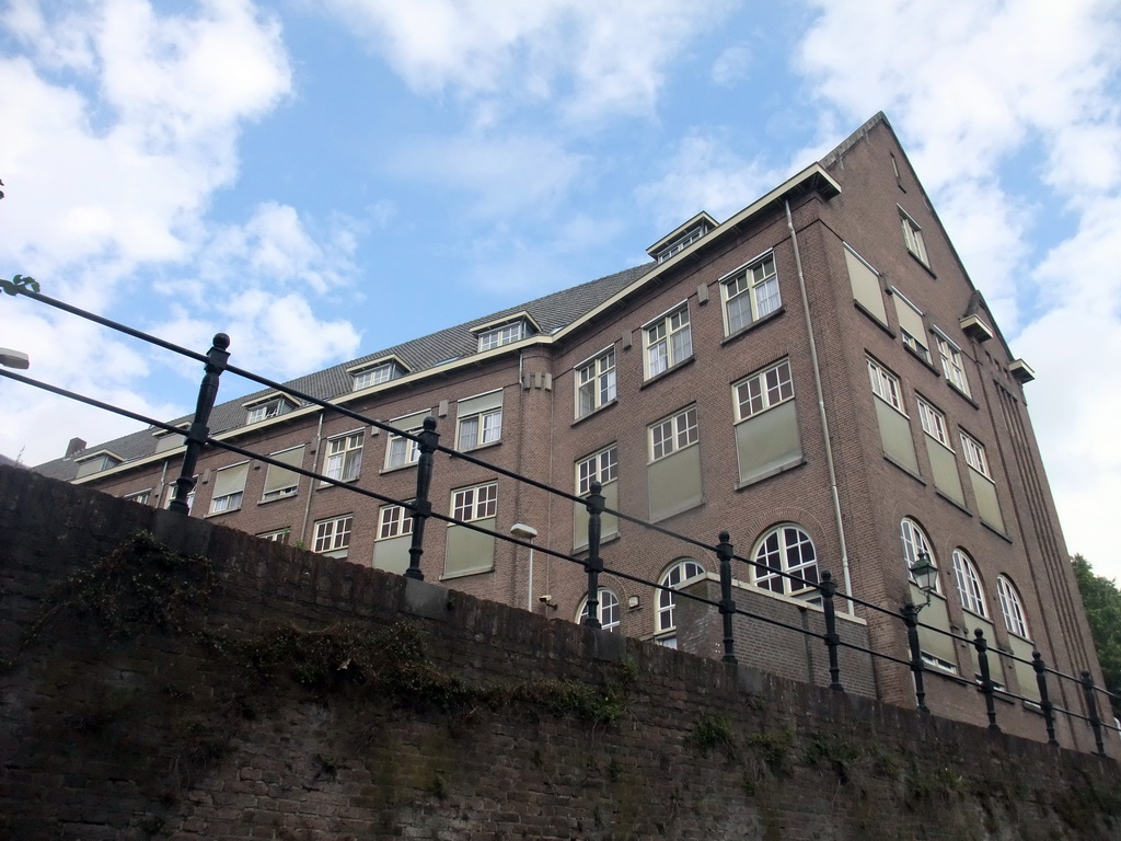 Building alongside the Binnendieze river, viewed from the tour boat