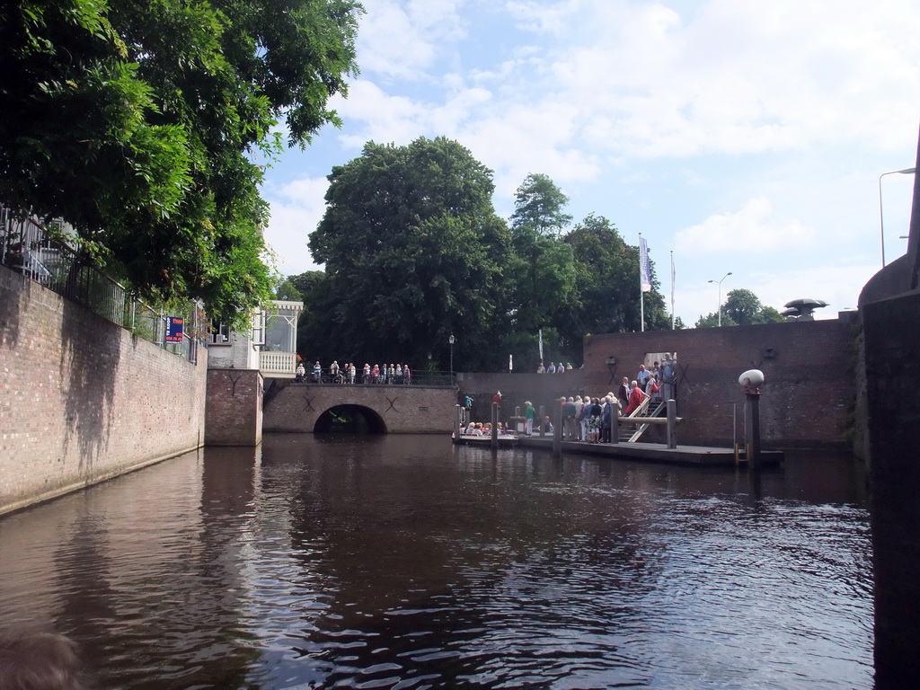 The Voldersgat pier at the Zuidwal street and the Binnendieze river, viewed from the tour boat