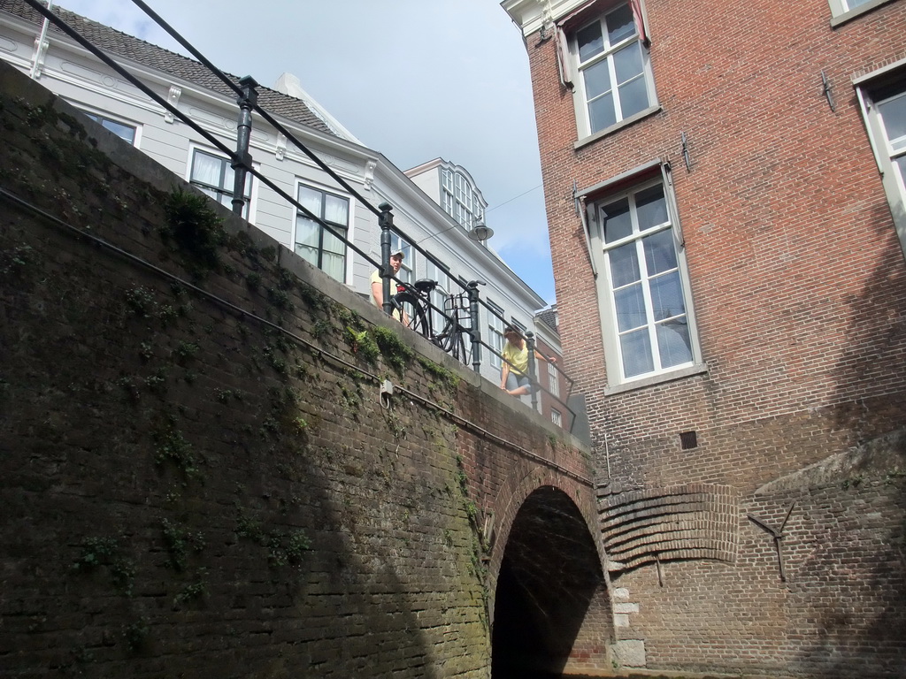 Buildings at the Binnendieze river, viewed from the tour boat