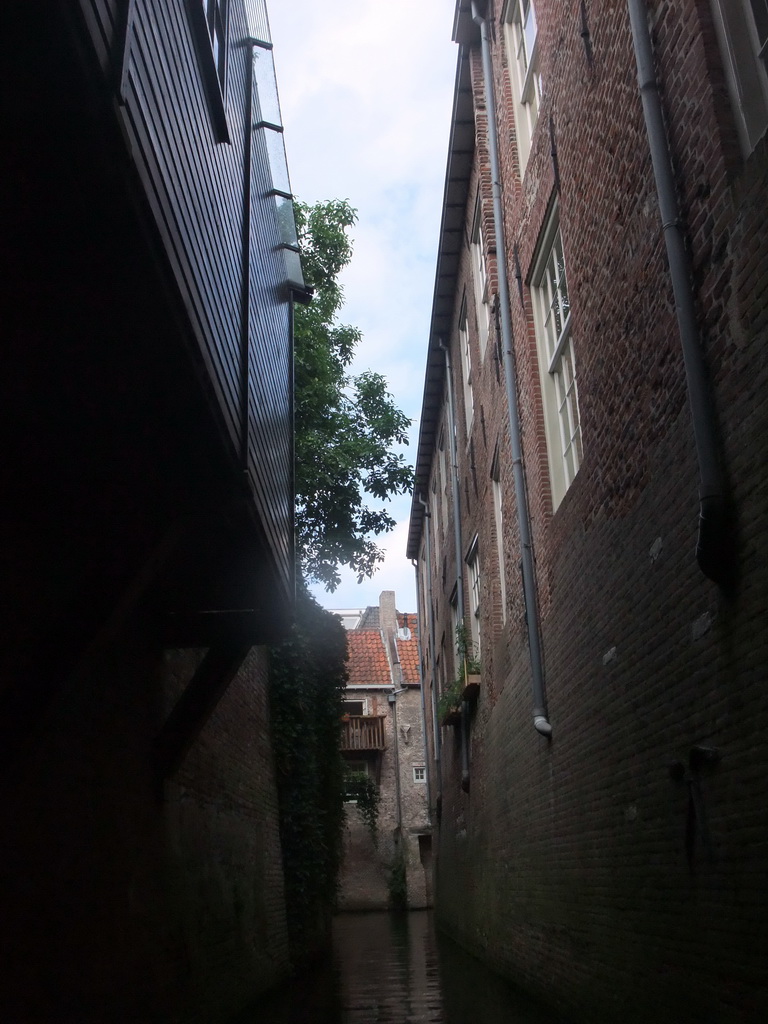 Buildings at the Binnendieze river, viewed from the tour boat