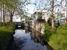 The Oude Dieze bridge over the Binnendieze river, viewed from the Casinotuin garden