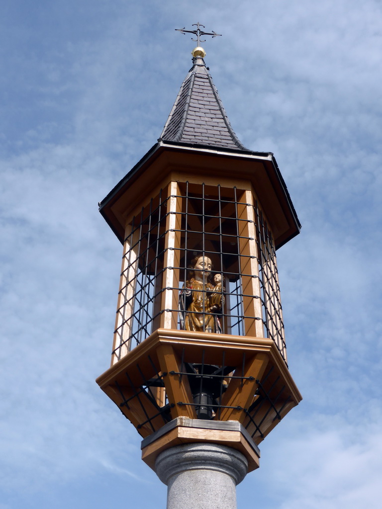 Top of the Onze Lieve Vrouwehuisje structure at the Markt square