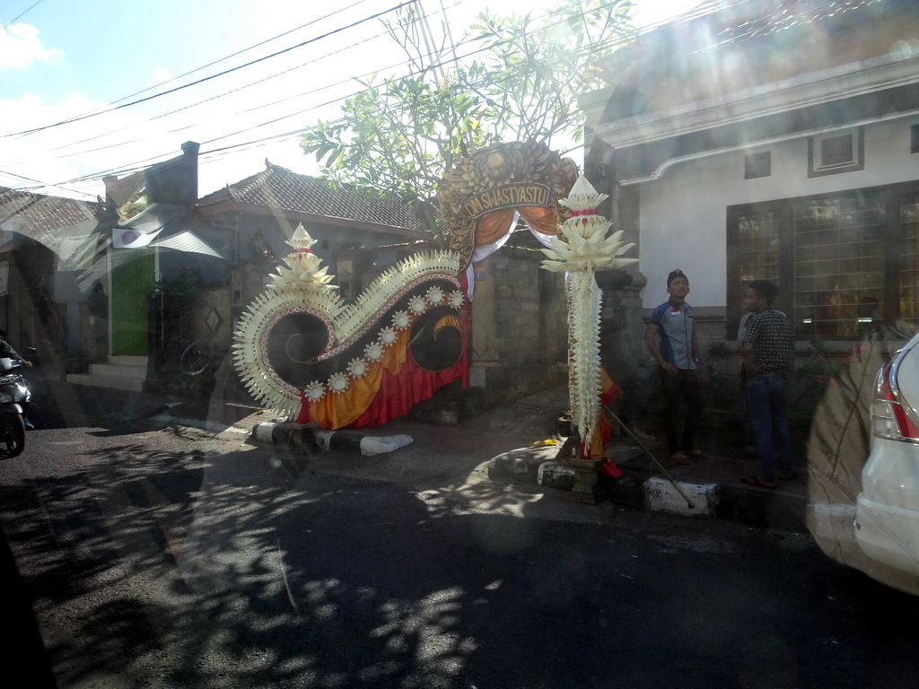 Wedding decorations at a house at the Jalan Nusa Indah street, viewed from the taxi from Nusa Dua to Gianyar