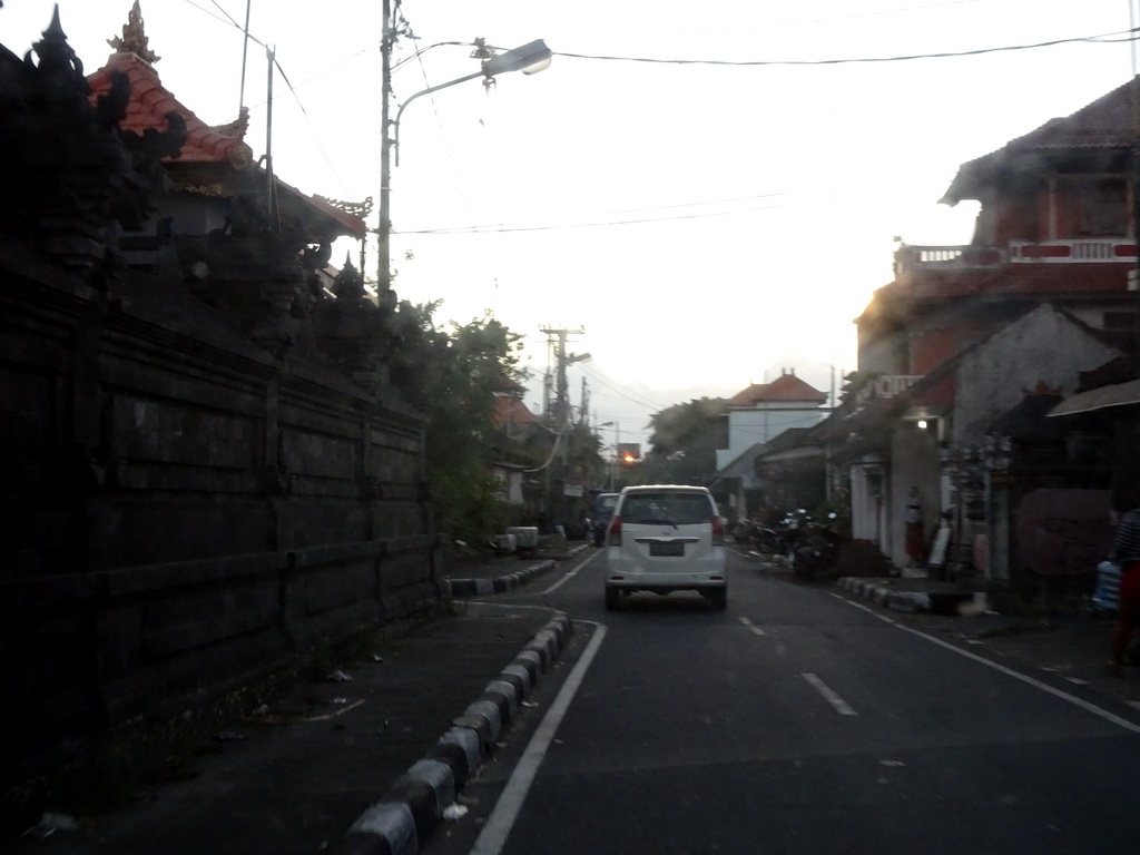 The Jalan Ulun Siwi street, viewed from the taxi from Ubud to Jimbaran