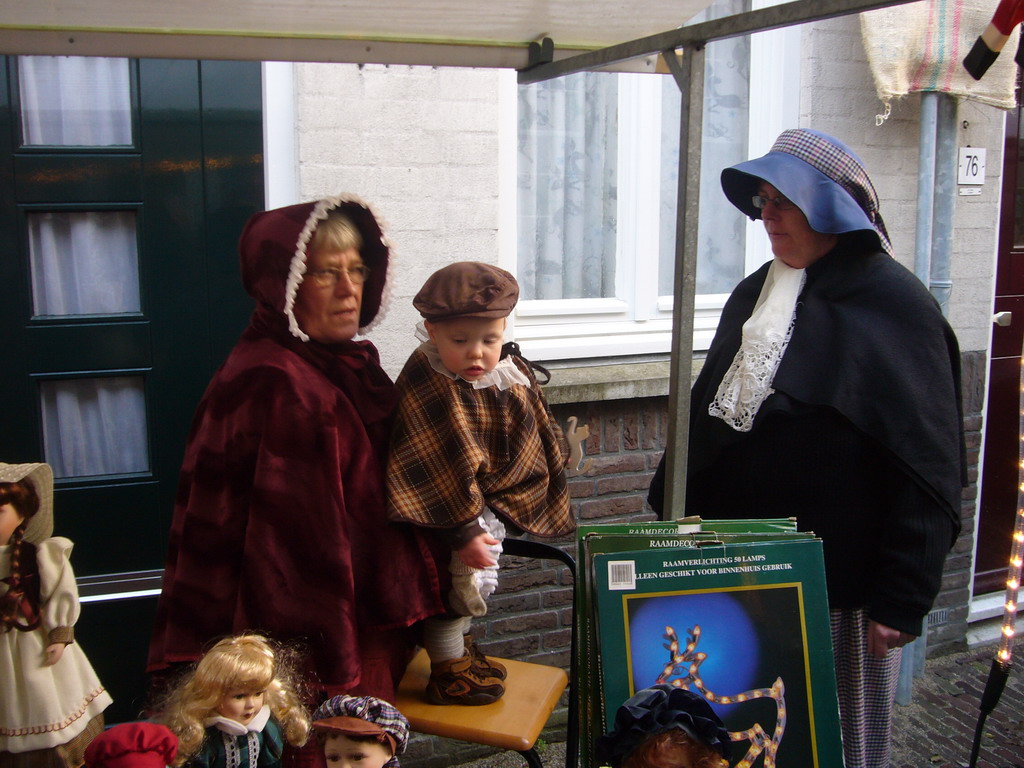 Actors in Victorian clothing at the Walstraat street, during the Dickens Festival