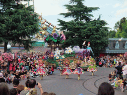 Ariel and Prince Eric in Disney`s Once Upon a Dream Parade, at Disneyland Park