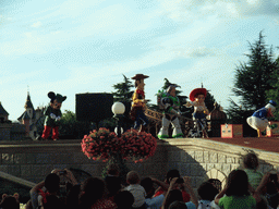 Mickey, Woody, Buzz Lightyear, Jessie and Donald on the Central Stage, at Disneyland Park