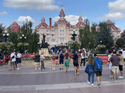 The Fantasia Gardens and the Disneyland Hotel at Disneyland Park, viewed from the Esplanade François Truffaut street