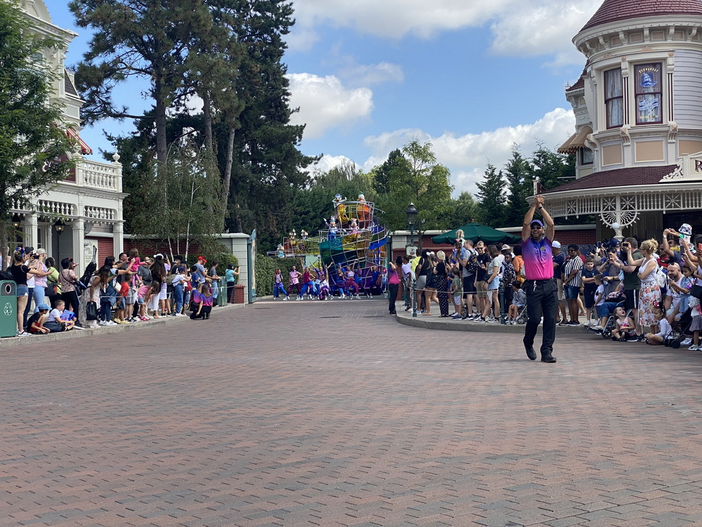 Mickey, Minnie, Donald, Daisy, Chip and Dale at the Disney Stars on Parade at Town Square at Disneyland Park