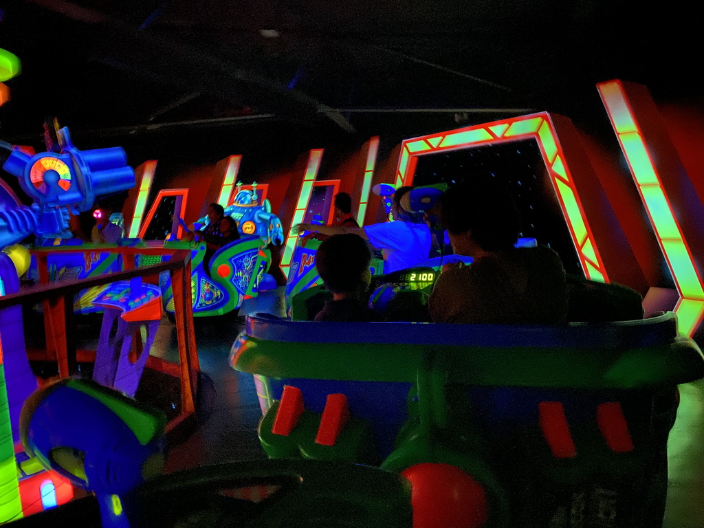 Miaomiao and Max at the Buzz Lightyear Laser Blast attraction at Discoveryland at Disneyland Park