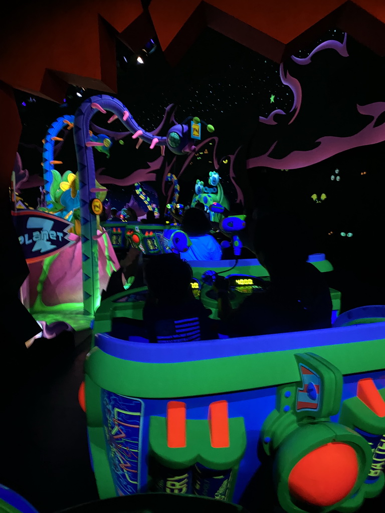 Miaomiao and Max at the Buzz Lightyear Laser Blast attraction at Discoveryland at Disneyland Park