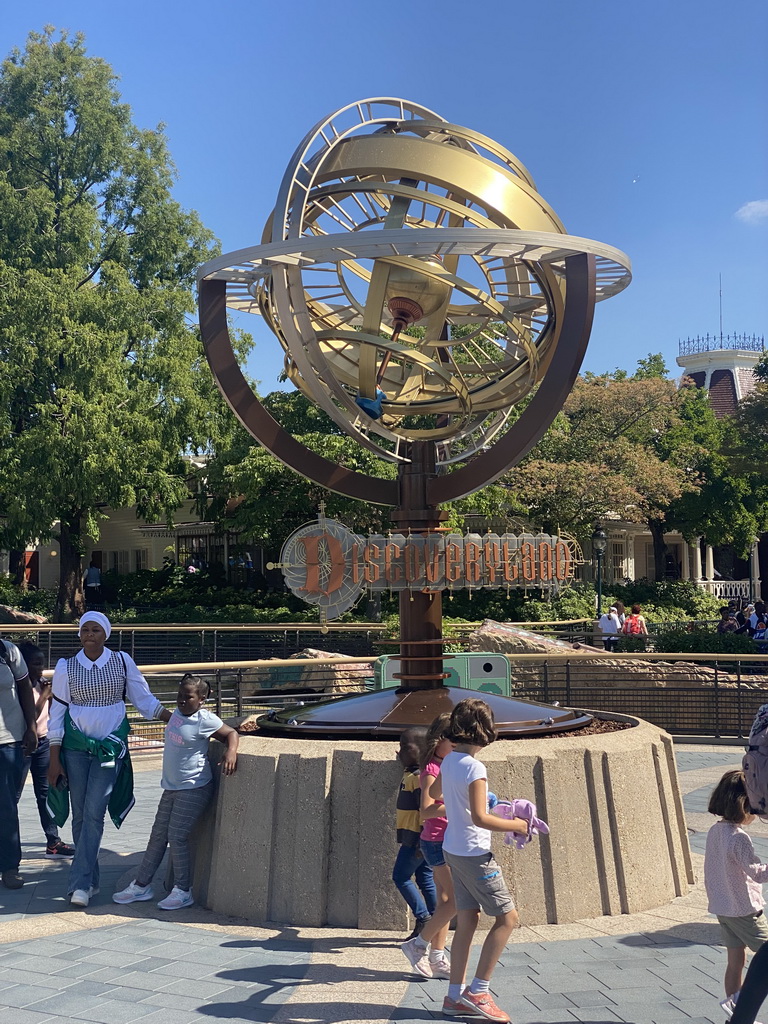 Sign at at the entrance to Discoveryland at Disneyland Park