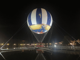 The PanoraMagique hot air balloon at the Lac Buena Vista lake, by night