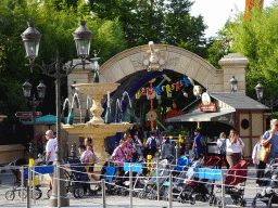 Fountain and gate at the Worlds of Pixar at Walt Disney Studios Park