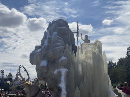 Elsa and Sven on an ice sculpture at the World Princess Week Parade at Central Plaza at Disneyland Park