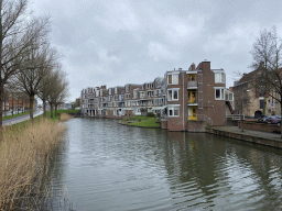 The Spuihaven harbour and houses at the Boogjes and Slikveld streets, viewed from the Ruitenbrug bridge