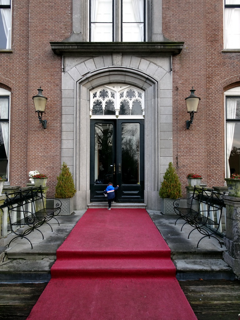 Max at the front door of Castle Sterkenburg