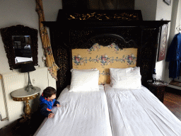 Max in the Chinese kamer room at the upper floor of Castle Sterkenburg