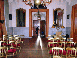 Miaomiao and Max in the Great Hall at the ground floor of Castle Sterkenburg