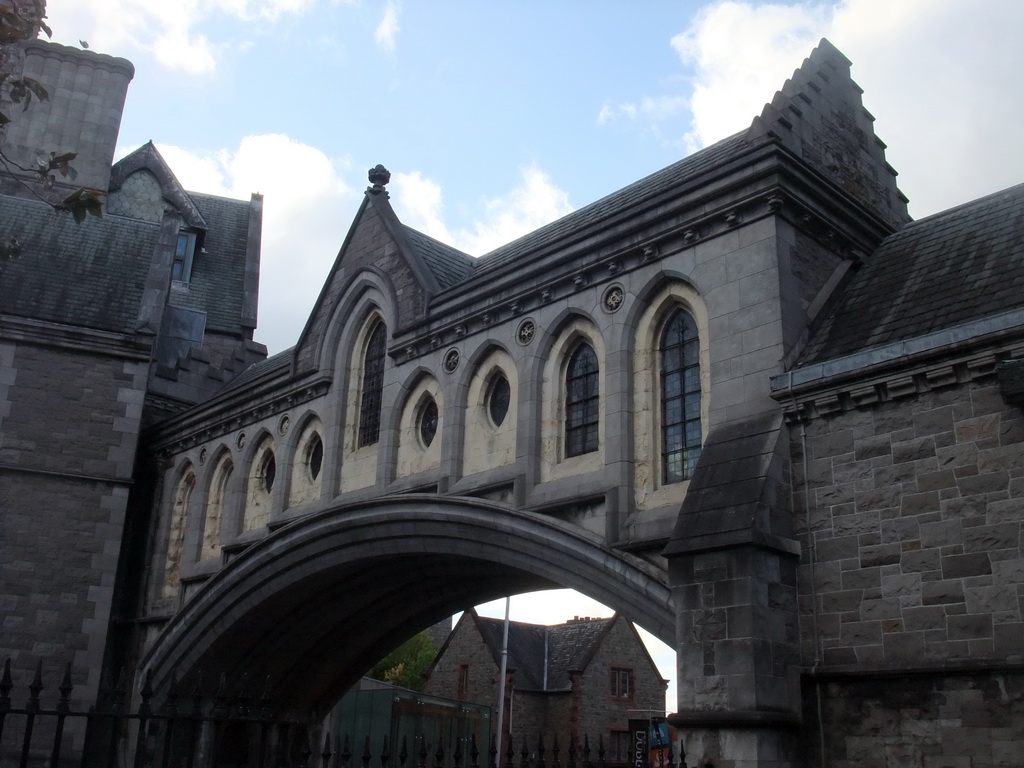 The bridge between Christ Church Cathedral and Dublinia