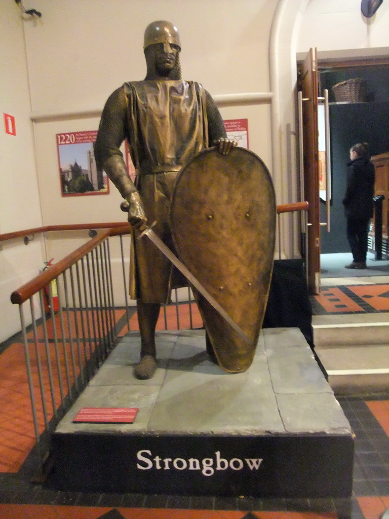 Bronze statue of Strongbow, in Dublinia