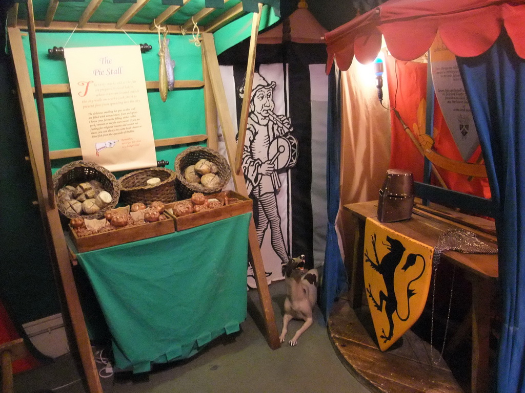 Medieval pie stall and armour, in Dublinia
