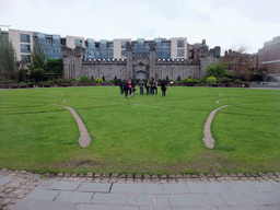 Gate of the Coach House and central field of the Dubhlinn Gardens