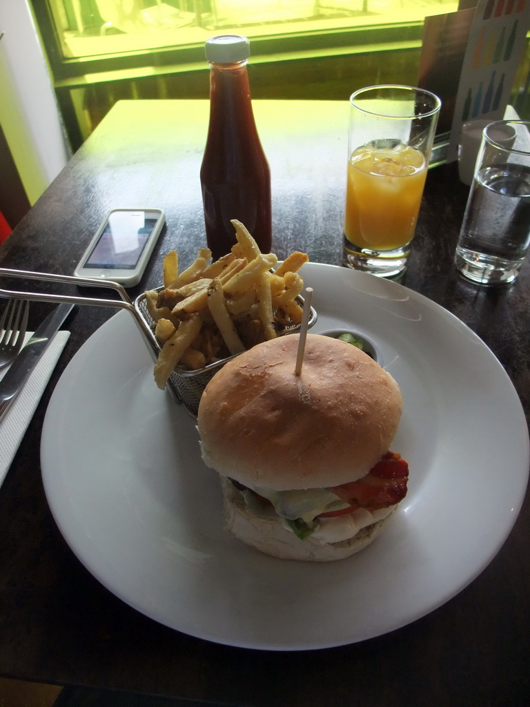 Lunch at the Ely Gastro Bar at Grand Canal Square