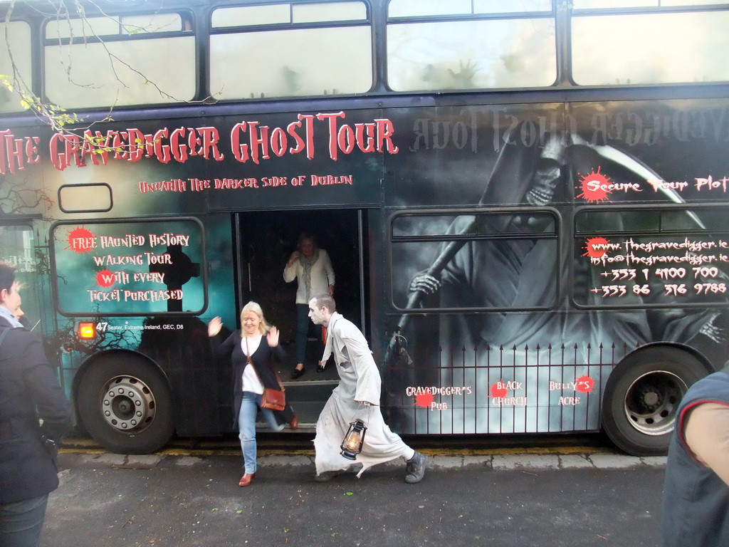 Actor in front of the Gravedigger Ghost Tour bus