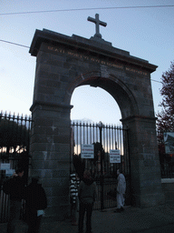 Gravedigger Ghost Tour actor at the entrance to the Glasnevin Cemetery